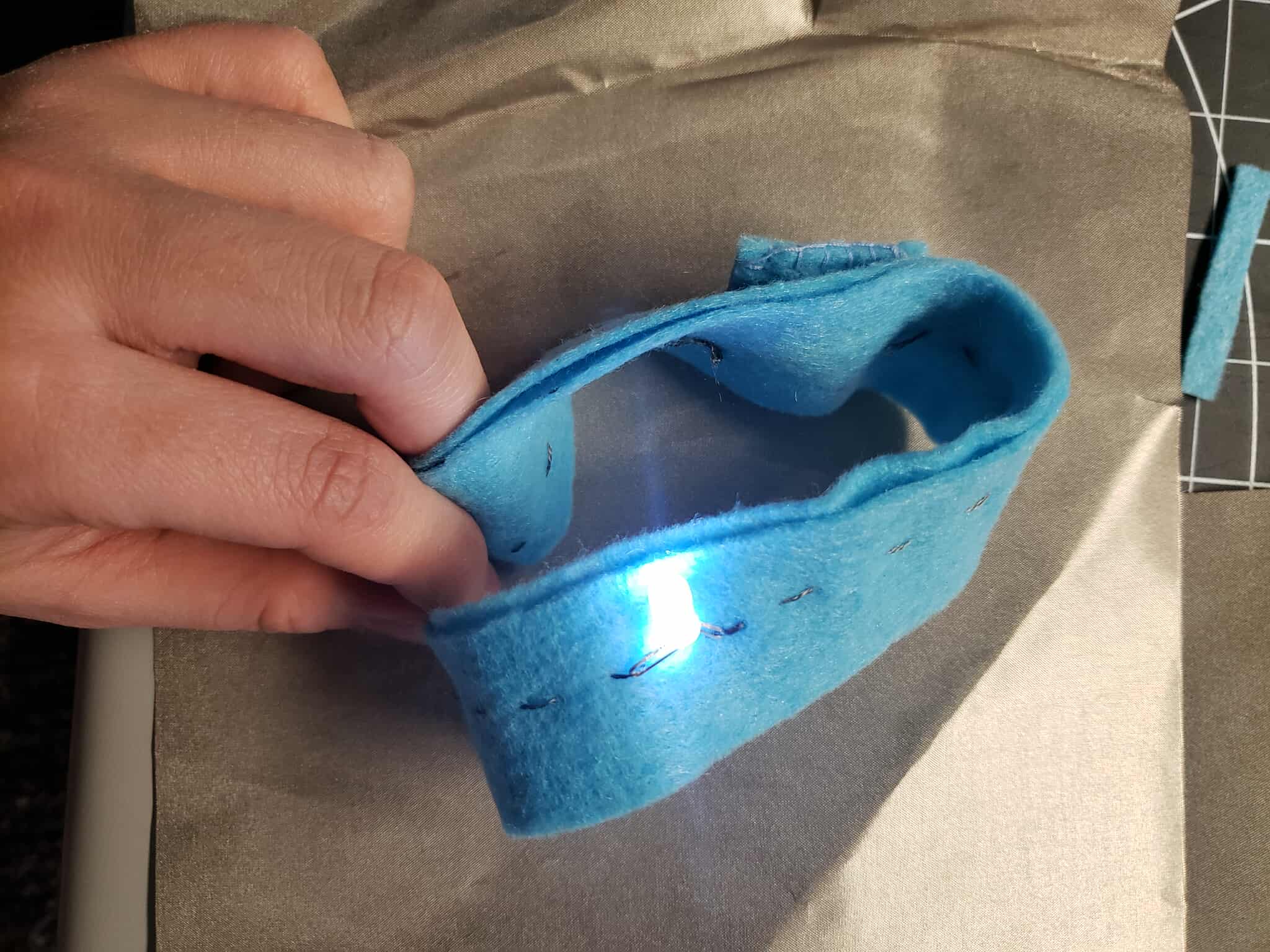 Teting the band on conductive fabric